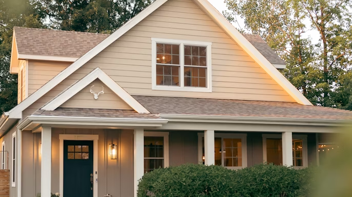 Populiariausios namo fasado dekoro spalvos 2025 metais