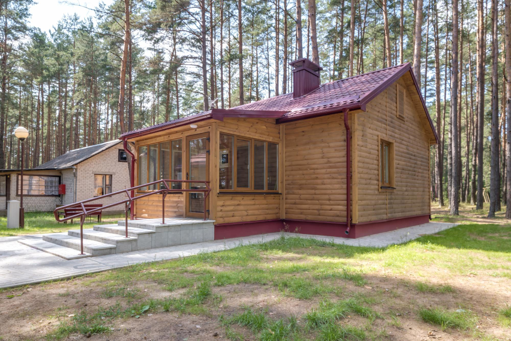 Ar verta rinktis baltarusiškus medinius namus? Privalumai ir trūkumai