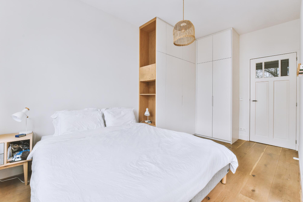 Spalvų pasirinkimas mažam miegamajam