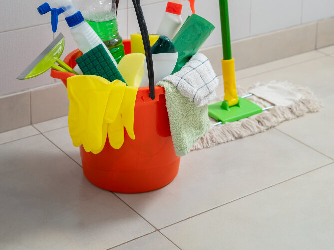 Kaip plauti skirtingų tipų grindų plyteles