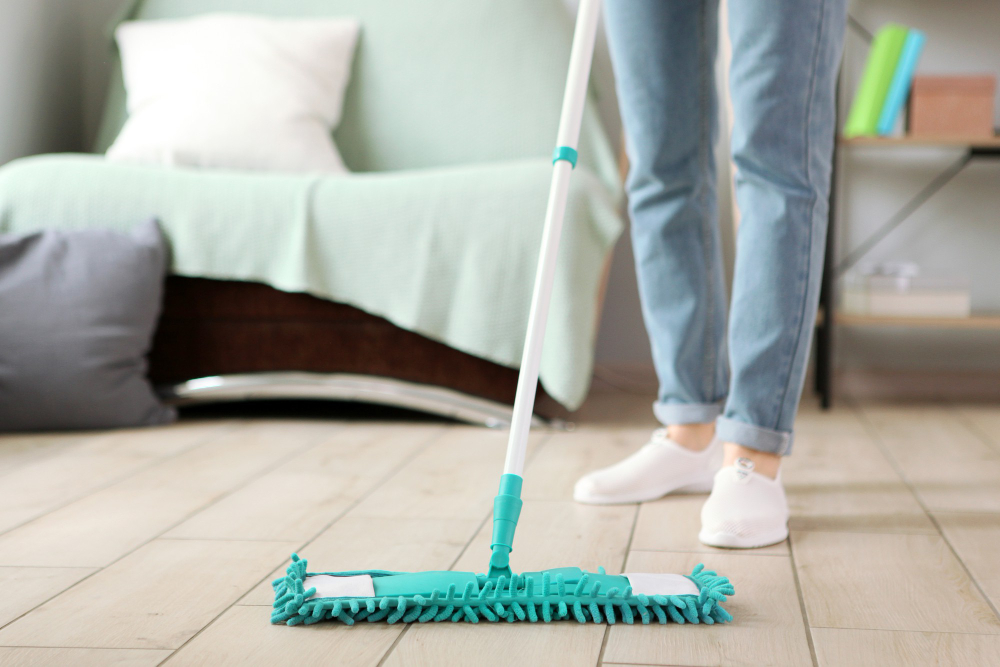 Kaip plauti grindų plyteles, kad jos blizgėtų