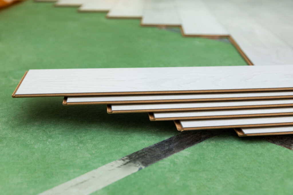 Polistirolas grindims su grindiniu šildymu