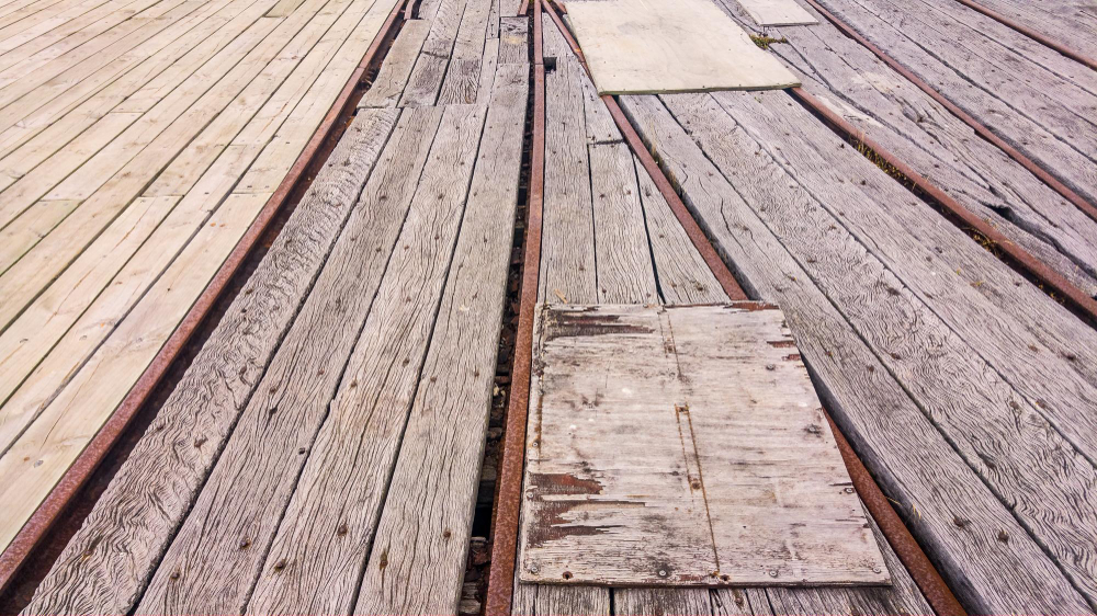 Dažniausios klaidos lyginant senas medines grindis