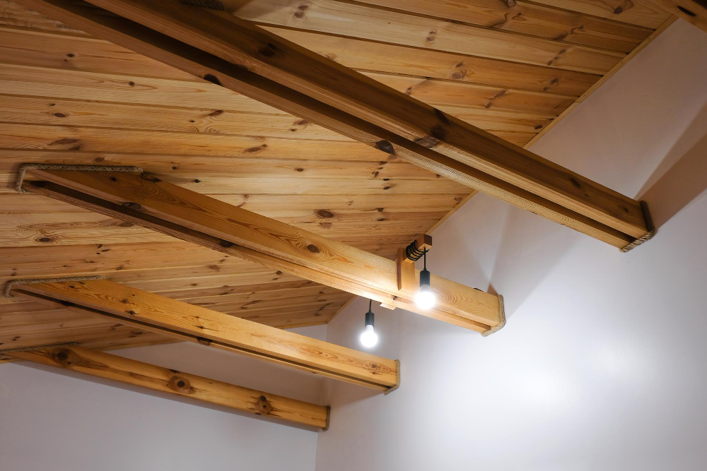 Šviesos spalva ir ryškumas šlaitinėse erdvėse