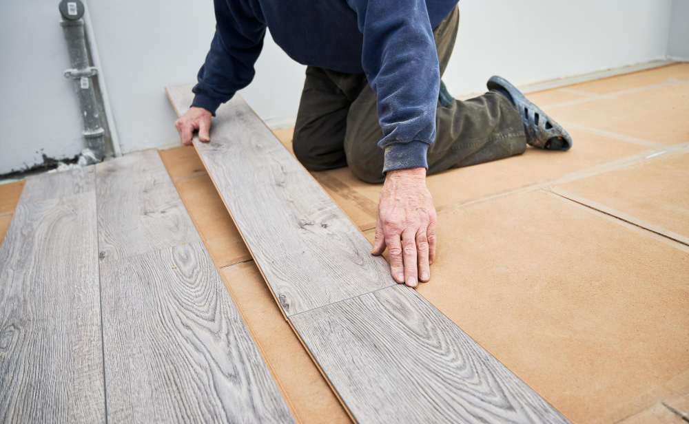 Vinilinių grindų klojimas žingsnis po žingsnio