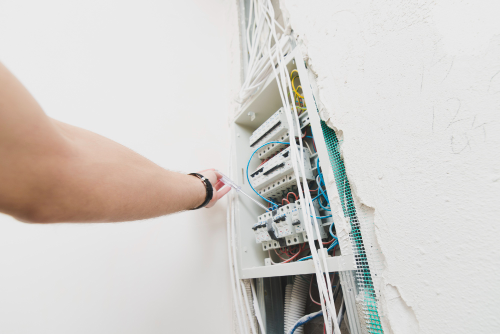 Elektros linijų ir instaliacijos įrengimo taisyklės: svarbiausi reikalavimai