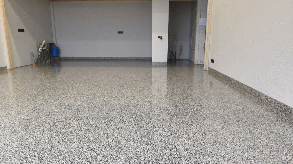 Epoksidinės grindys „pasidaryk pats“: kaip įsirengti ir kokių klaidų vengti