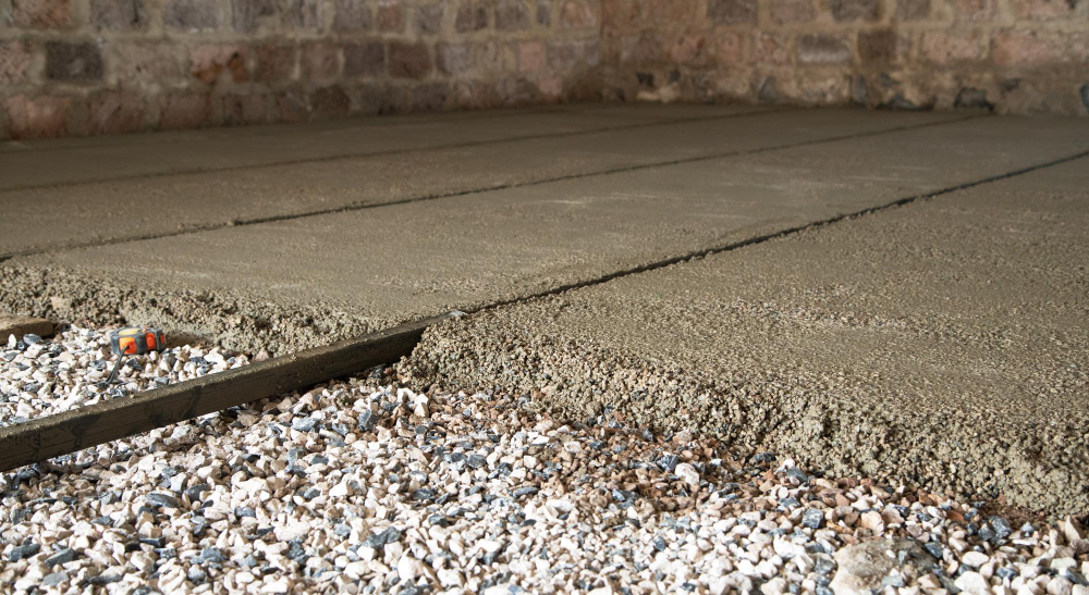 Nuo ko pradėti prieš betonuojant grindis sename name?