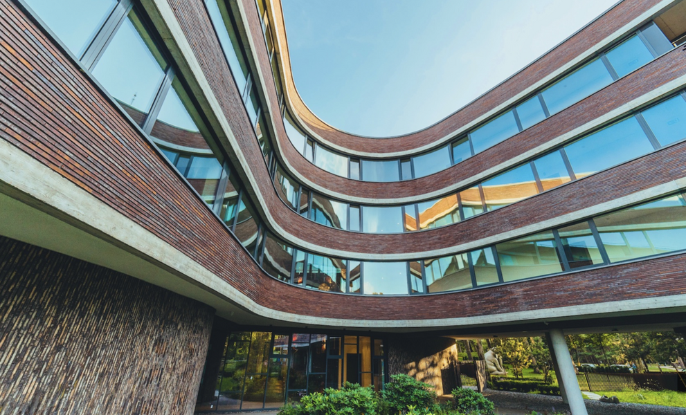 TOP 5 prabangiausi 2026 m. būstai Lietuvoje: kaip atrodo tikroji aukščiausia gyvenimo kokybė?