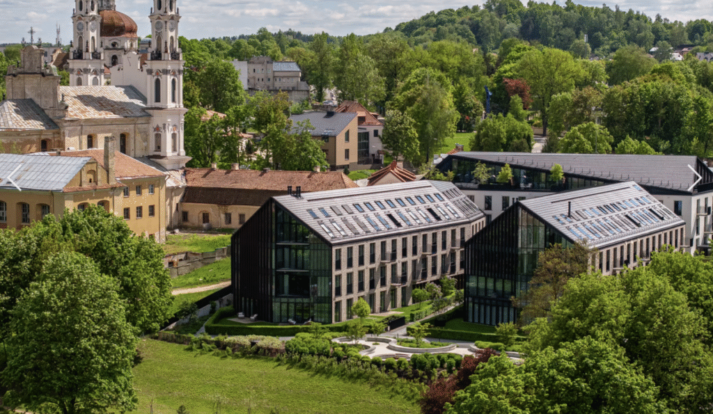 TOP 5 prabangiausi 2026 m. būstai Lietuvoje: kaip atrodo tikroji aukščiausia gyvenimo kokybė?