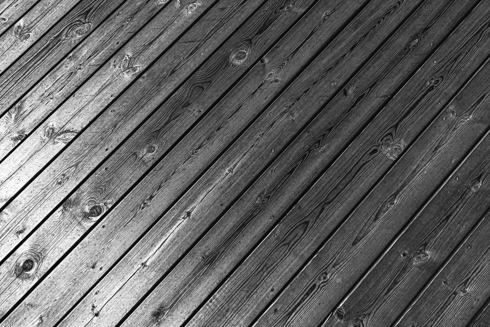 Kaip įrengti degintos medienos terasą