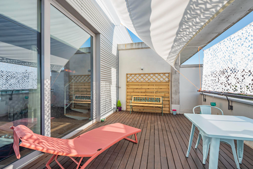 Ištraukiamas terasos stogas: patogus sprendimas apsaugai nuo saulės ir lietaus