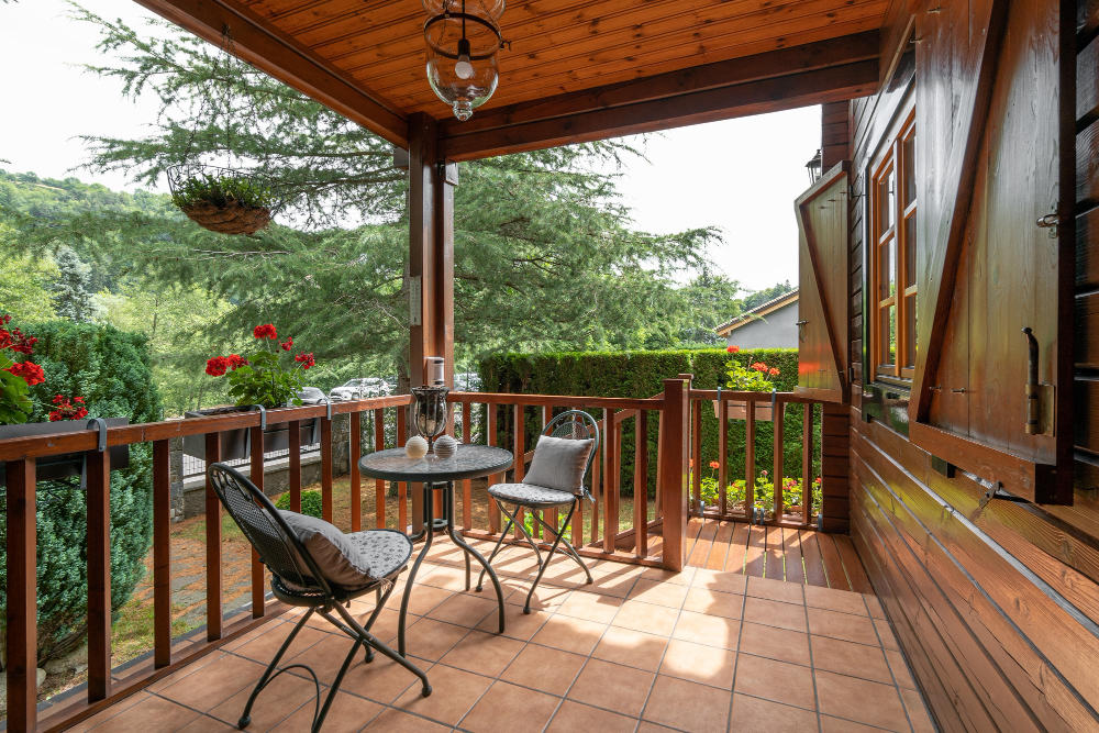 Medžiagos pasirinkimas terasos tvorelei