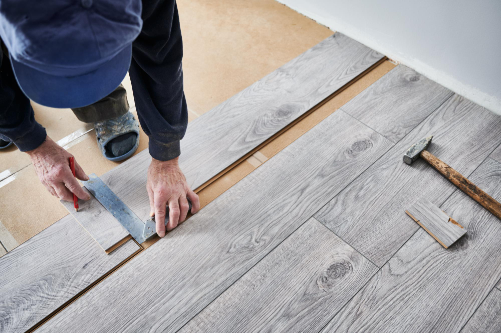 Laminato skaičiuoklė: apskaičiuokite reikiamą kiekį